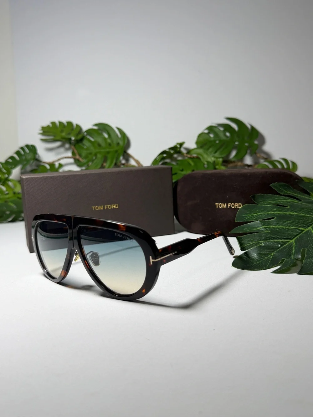 Tom Ford Tortoiseshell Aviator Sunglasses with Blue-to-Beige Gradient Lenses
